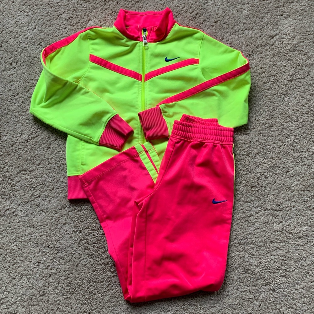 Neon Nike Set
